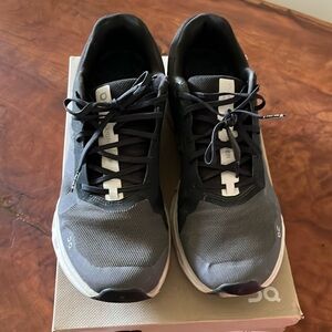 ON running Cloudrunner men’s 11.5 shoes